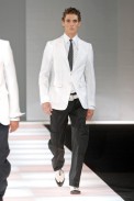 desfiles-emporioarmani-milaoverao2008men-189