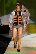 desfiles-emporioarmani-milaoverao2008men-196