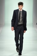 desfiles-fendi-milaoverao2008men-136