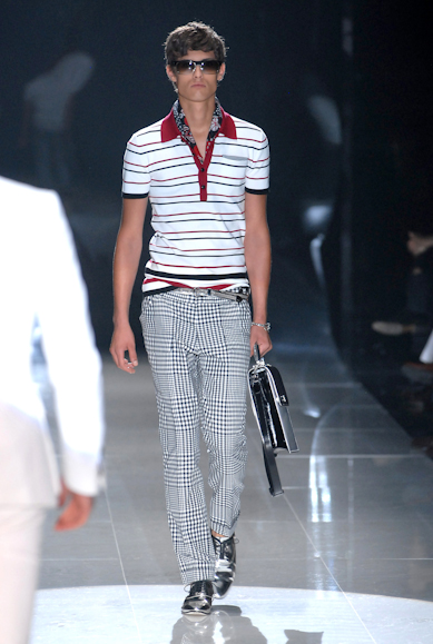 desfiles-gucci-milaoverao2008men-106
