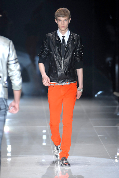 desfiles-gucci-milaoverao2008men-117