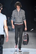 desfiles-gucci-milaoverao2008men-120