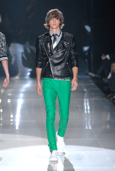 desfiles-gucci-milaoverao2008men-121