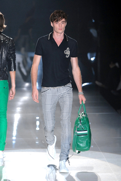 desfiles-gucci-milaoverao2008men-122