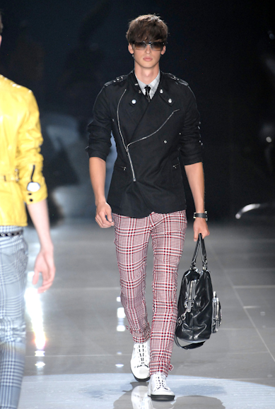 desfiles-gucci-milaoverao2008men-126