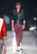 desfiles-gucci-milaoverao2008men-128