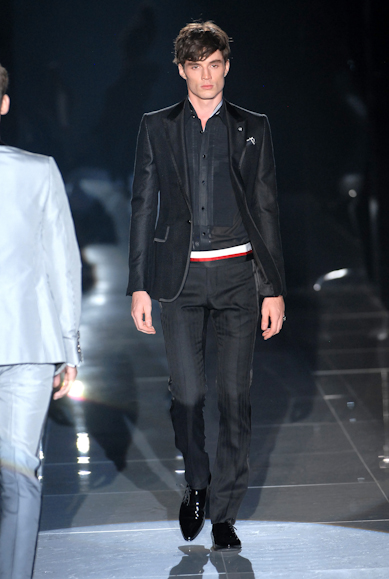 desfiles-gucci-milaoverao2008men-141