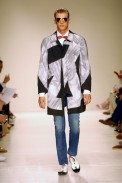 desfiles-moschino-milaoverao2008men-100