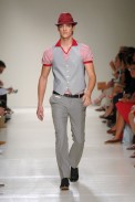 desfiles-moschino-milaoverao2008men-106