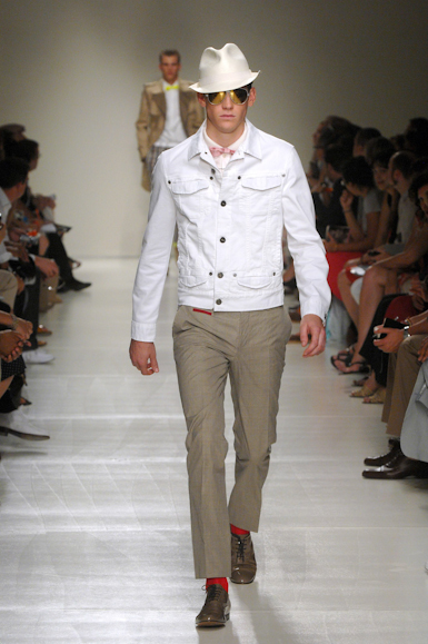 desfiles-moschino-milaoverao2008men-121