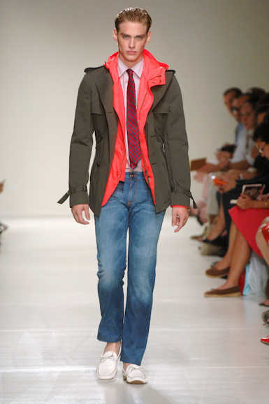 desfiles-moschino-milaoverao2008men-135