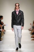 desfiles-moschino-milaoverao2008men-137
