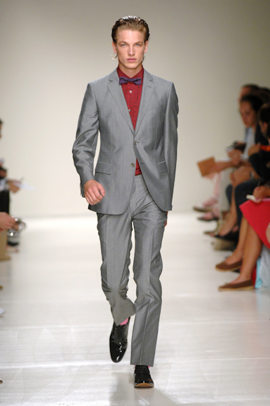 desfiles-moschino-milaoverao2008men-138