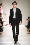 desfiles-moschino-milaoverao2008men-148