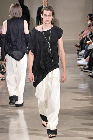 desfiles-anndemeulemeester-parisverao2008rtw-122