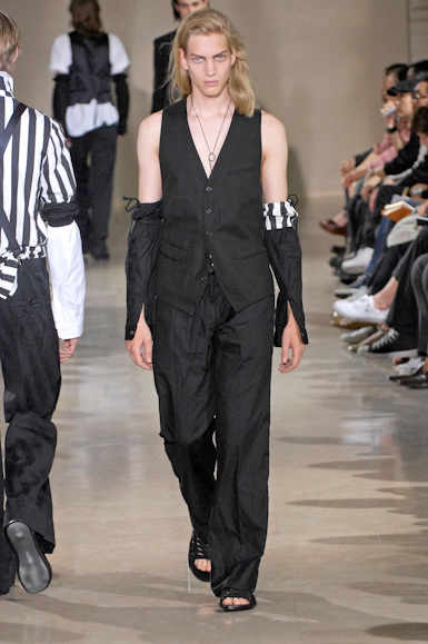desfiles-anndemeulemeester-parisverao2008rtw-126