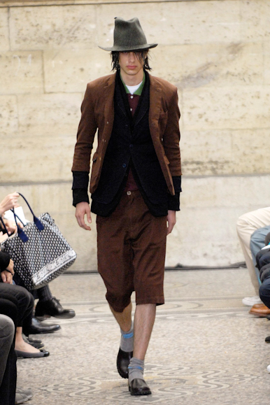 desfiles-commedesgarcons-parisverao2008rtw-104