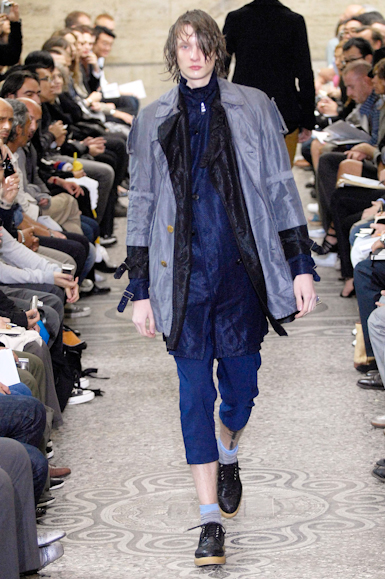 desfiles-commedesgarcons-parisverao2008rtw-112