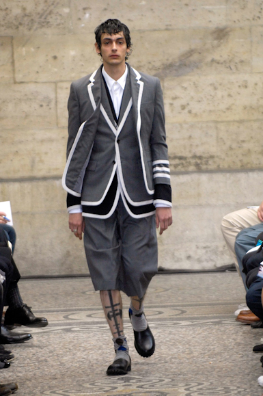 desfiles-commedesgarcons-parisverao2008rtw-113
