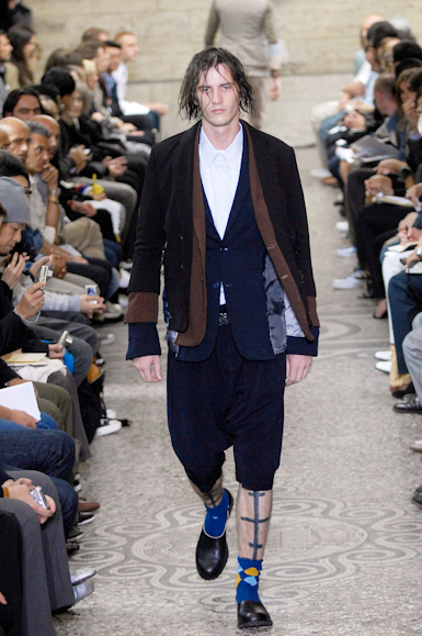 desfiles-commedesgarcons-parisverao2008rtw-117