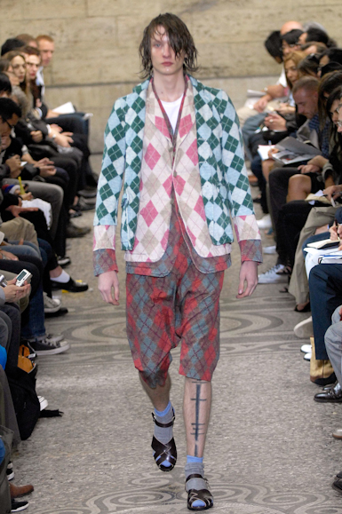 desfiles-commedesgarcons-parisverao2008rtw-124