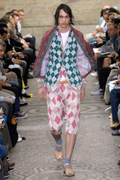 desfiles-commedesgarcons-parisverao2008rtw-126