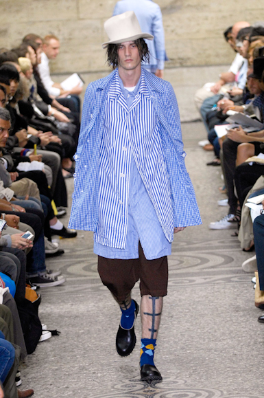 desfiles-commedesgarcons-parisverao2008rtw-128