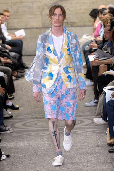desfiles-commedesgarcons-parisverao2008rtw-129