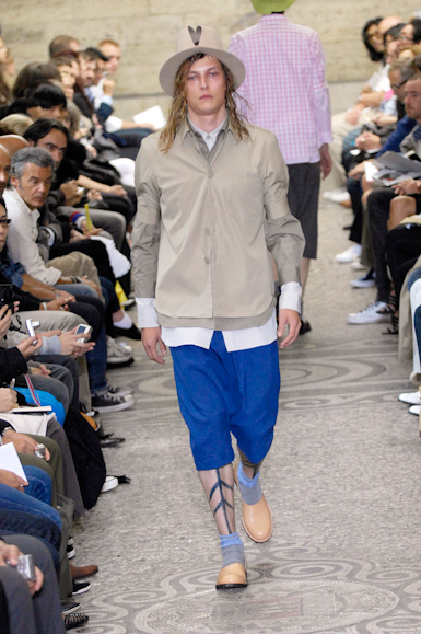 desfiles-commedesgarcons-parisverao2008rtw-133