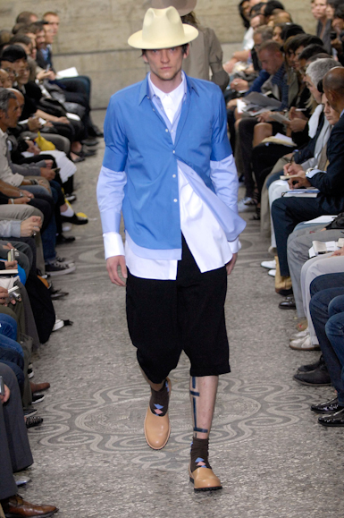 desfiles-commedesgarcons-parisverao2008rtw-134