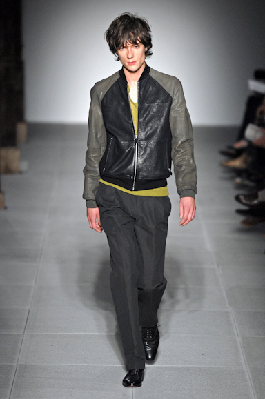 desfiles-hermes-parisverao2008men-115