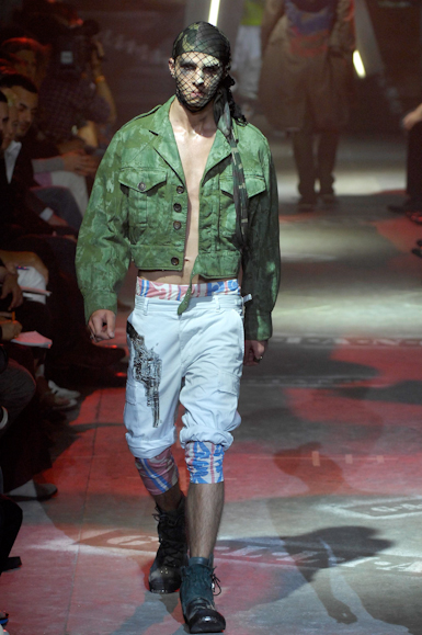 desfiles-johngalliano-parisverao2008men-102