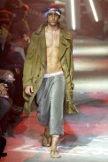 desfiles-johngalliano-parisverao2008men-107