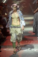 desfiles-johngalliano-parisverao2008men-109