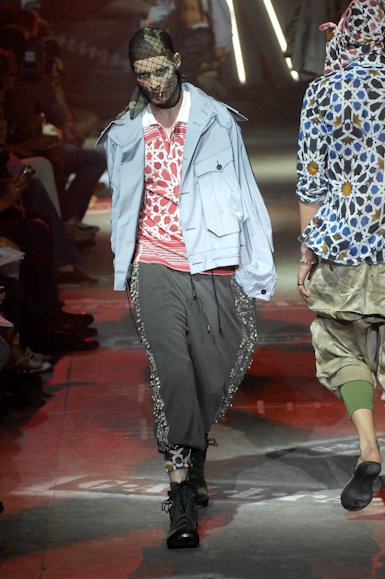 desfiles-johngalliano-parisverao2008men-110