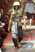 desfiles-johngalliano-parisverao2008men-112