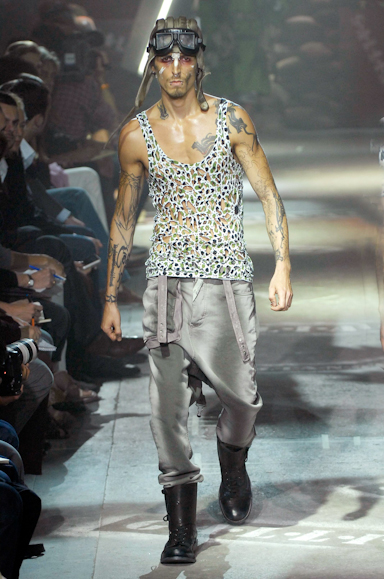 desfiles-johngalliano-parisverao2008men-116