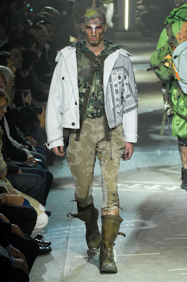 desfiles-johngalliano-parisverao2008men-118