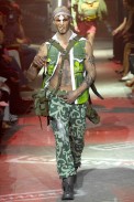 desfiles-johngalliano-parisverao2008men-122