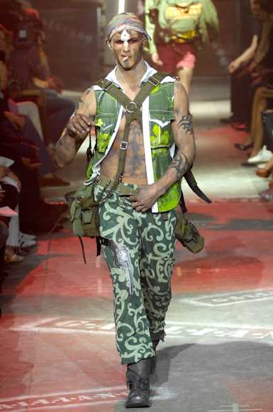 desfiles-johngalliano-parisverao2008men-122