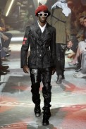 desfiles-johngalliano-parisverao2008men-138