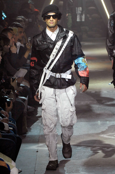desfiles-johngalliano-parisverao2008men-141