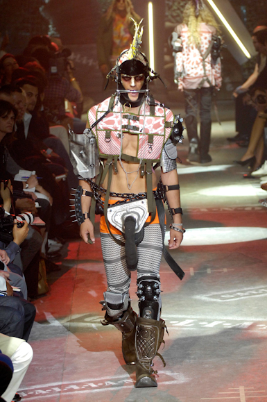 desfiles-johngalliano-parisverao2008men-155