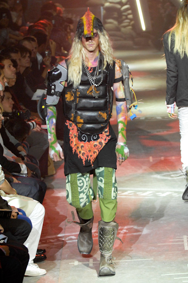 desfiles-johngalliano-parisverao2008men-160