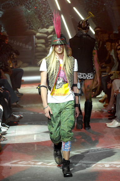 desfiles-johngalliano-parisverao2008men-164