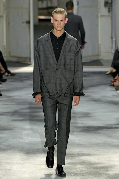 desfiles-ysl-parisverao2008men-103