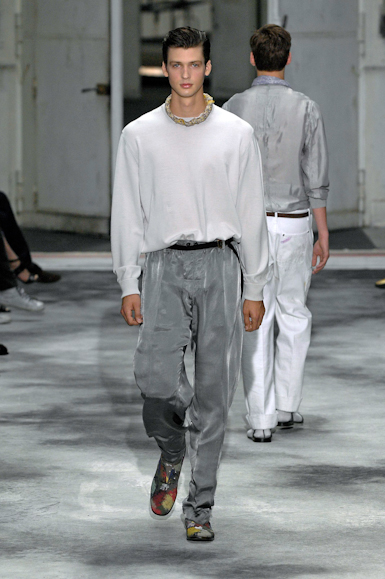 desfiles-ysl-parisverao2008men-122