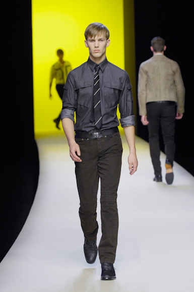 desfiles-thierrymugler-parisverao2008men-118