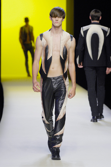 desfiles-thierrymugler-parisverao2008men-122