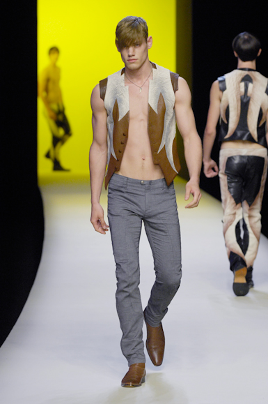 desfiles-thierrymugler-parisverao2008men-123